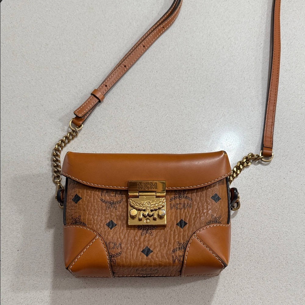 RARE FIND! Authentic MCM Brown and Gold Crossbody/Belt Bag - Picture 2 of 12
